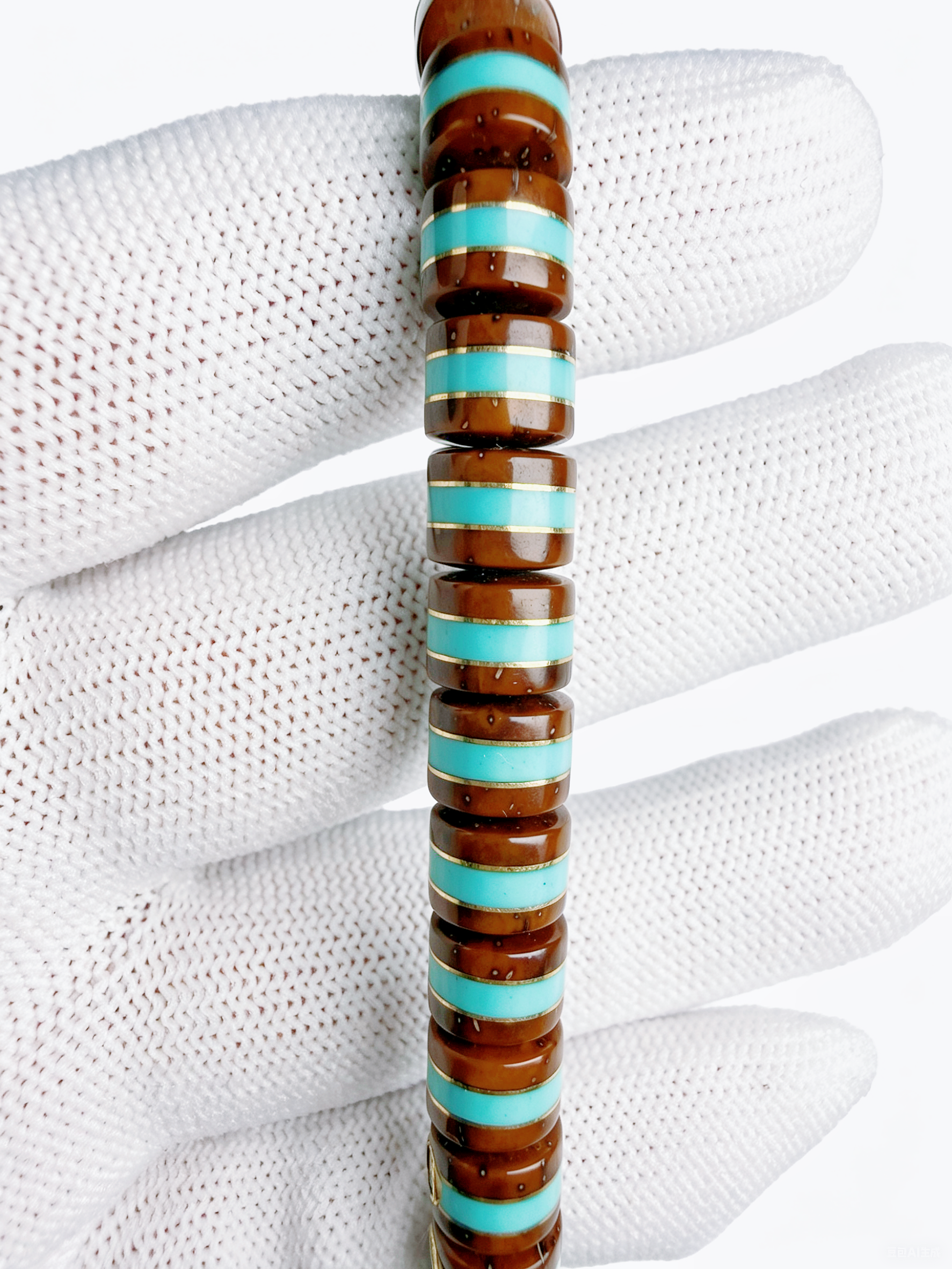 Blue Whisper Lucky Chipmunk Bodhi Bracelet – Straight-Cut Edge Version