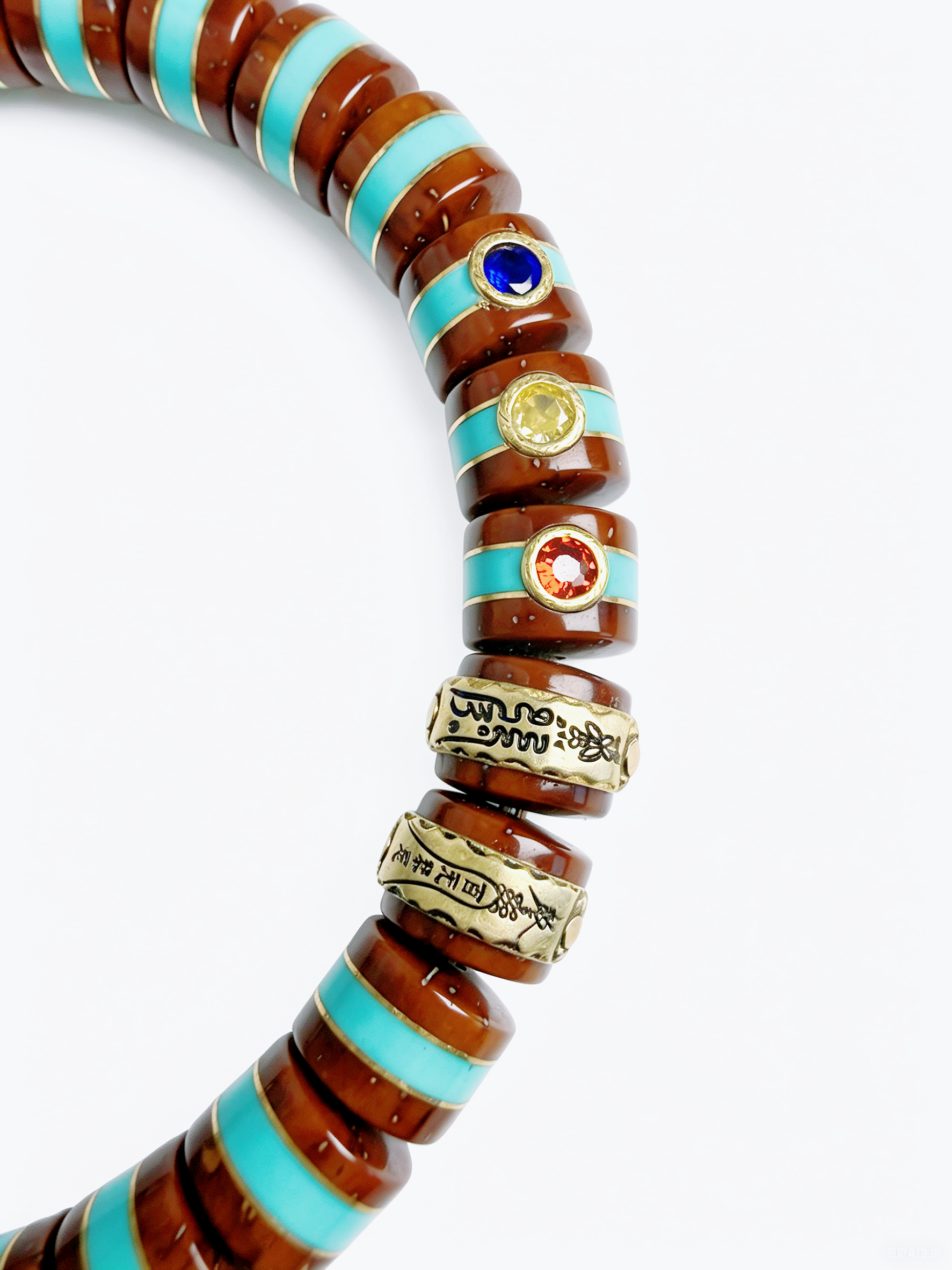 Blue Whisper Lucky Chipmunk Bodhi Bracelet – Straight-Cut Edge Version