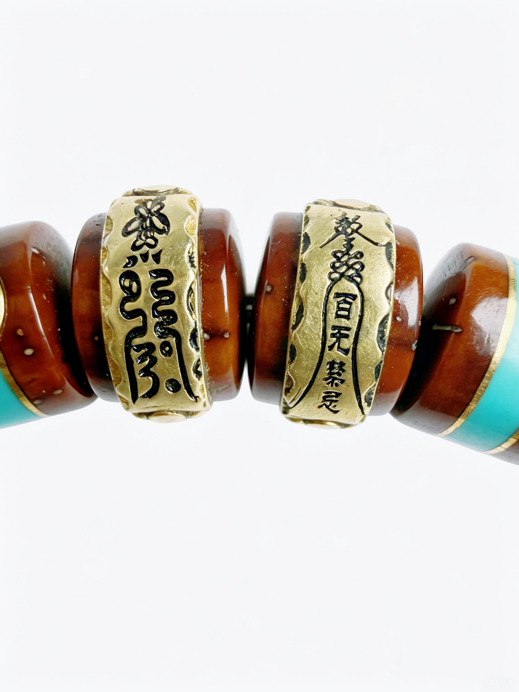 Blue Whisper Lucky Chipmunk Bodhi Bracelet – Straight-Cut Edge Version